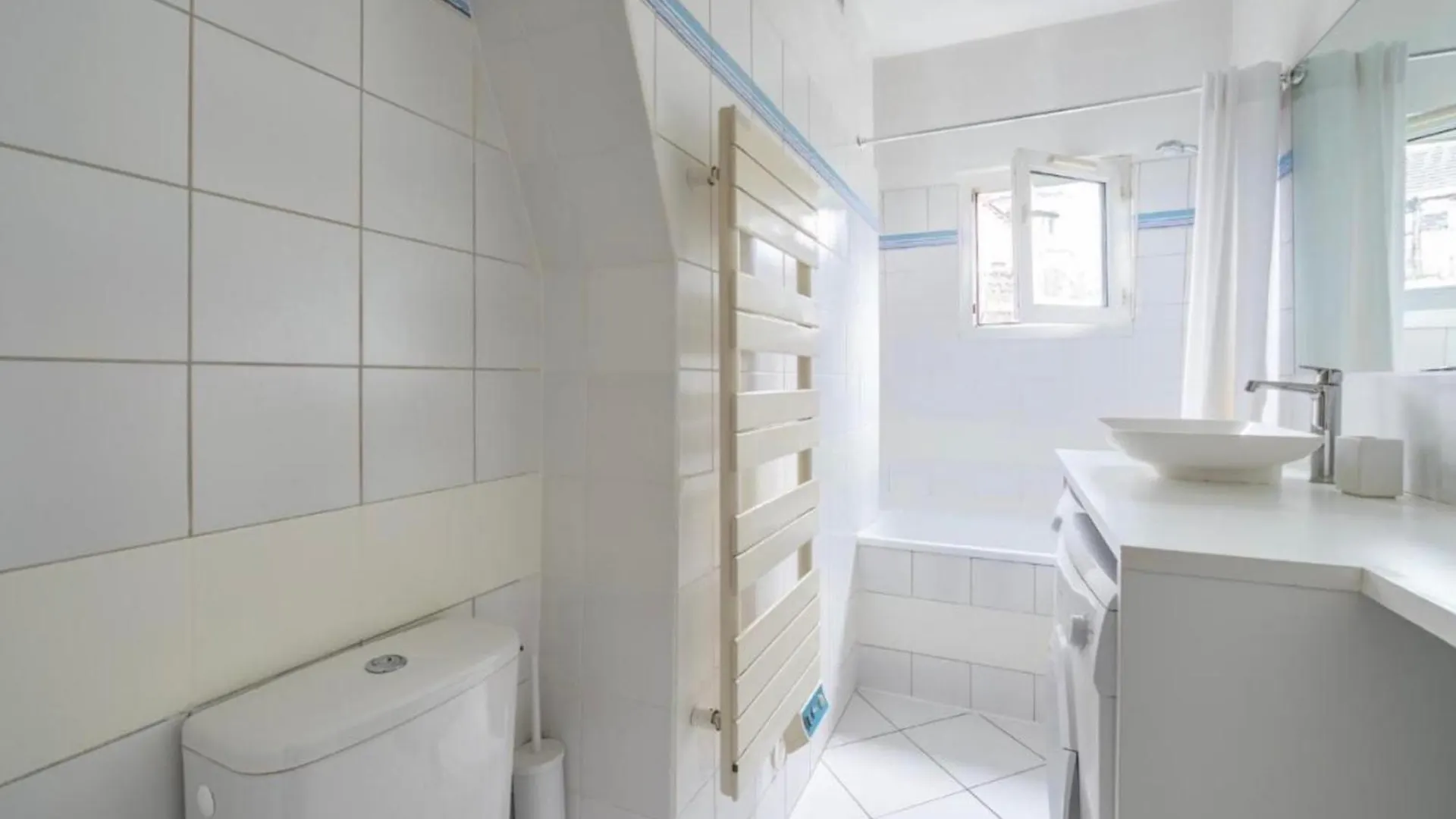 In Front Of Sacre Coeur - 2 Bedrooms In Last Floor Lägenhet Paris