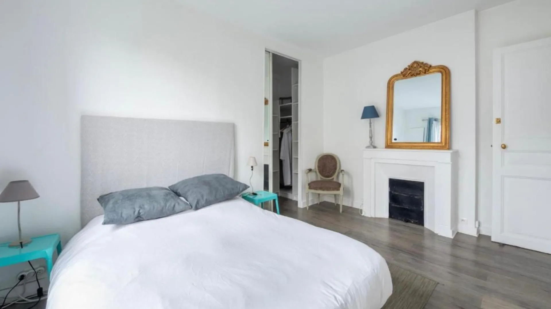 In Front Of Sacre Coeur - 2 Bedrooms In Last Floor * Paris