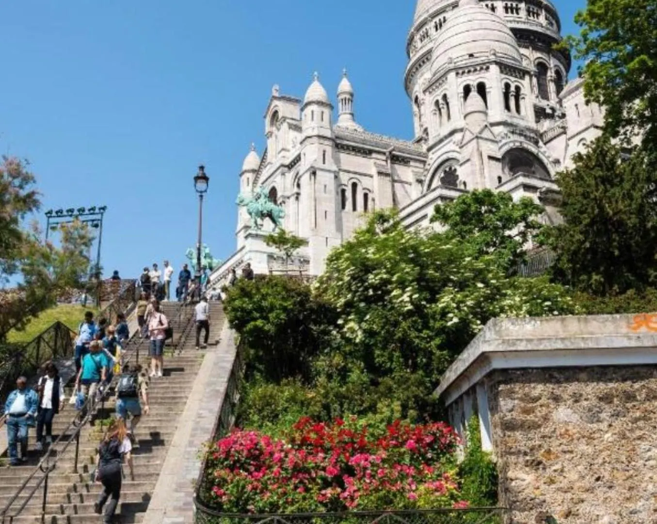 In Front Of Sacre Coeur - 2 Bedrooms In Last Floor *