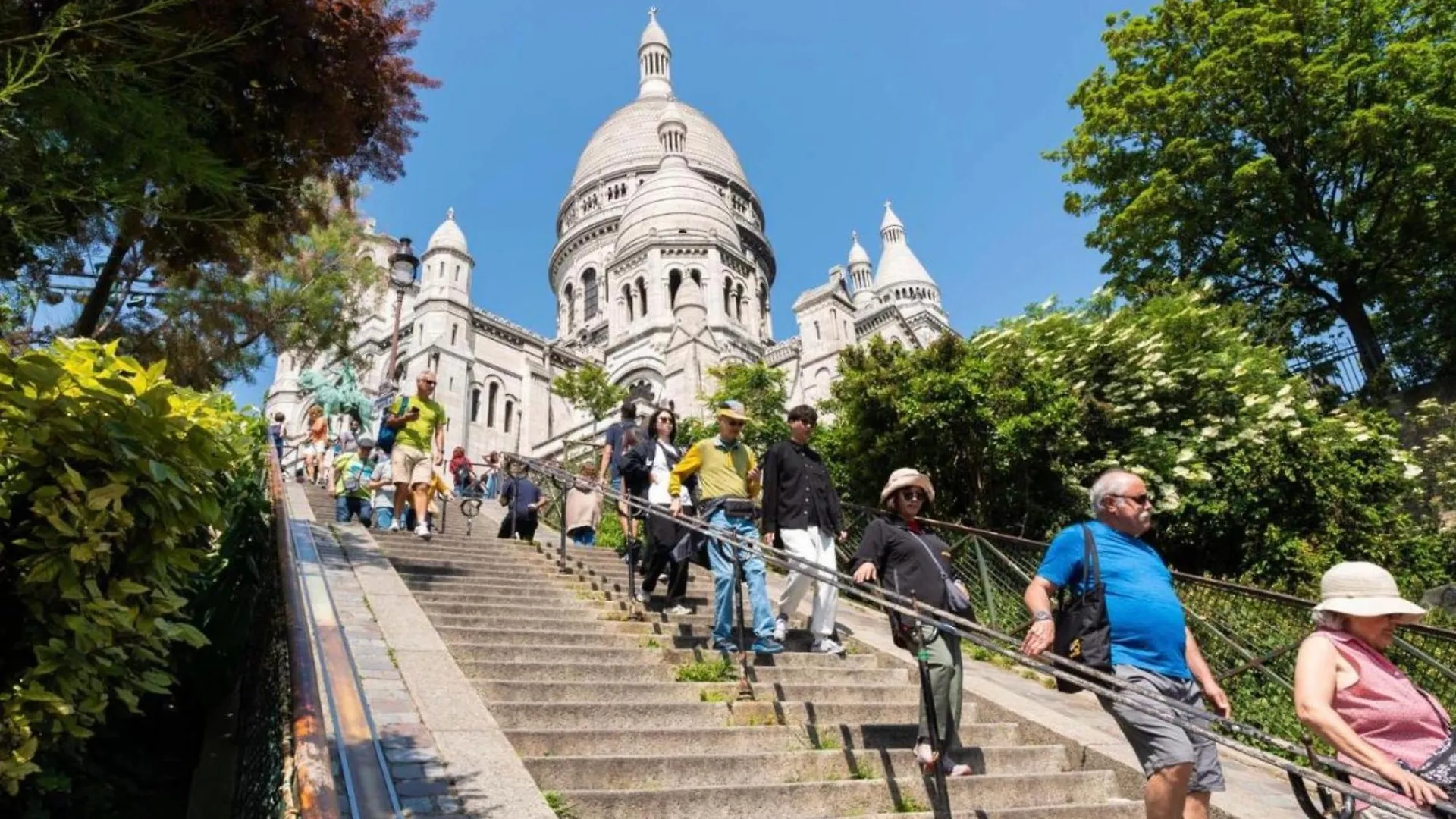 In Front Of Sacre Coeur - 2 Bedrooms In Last Floor Lejlighed