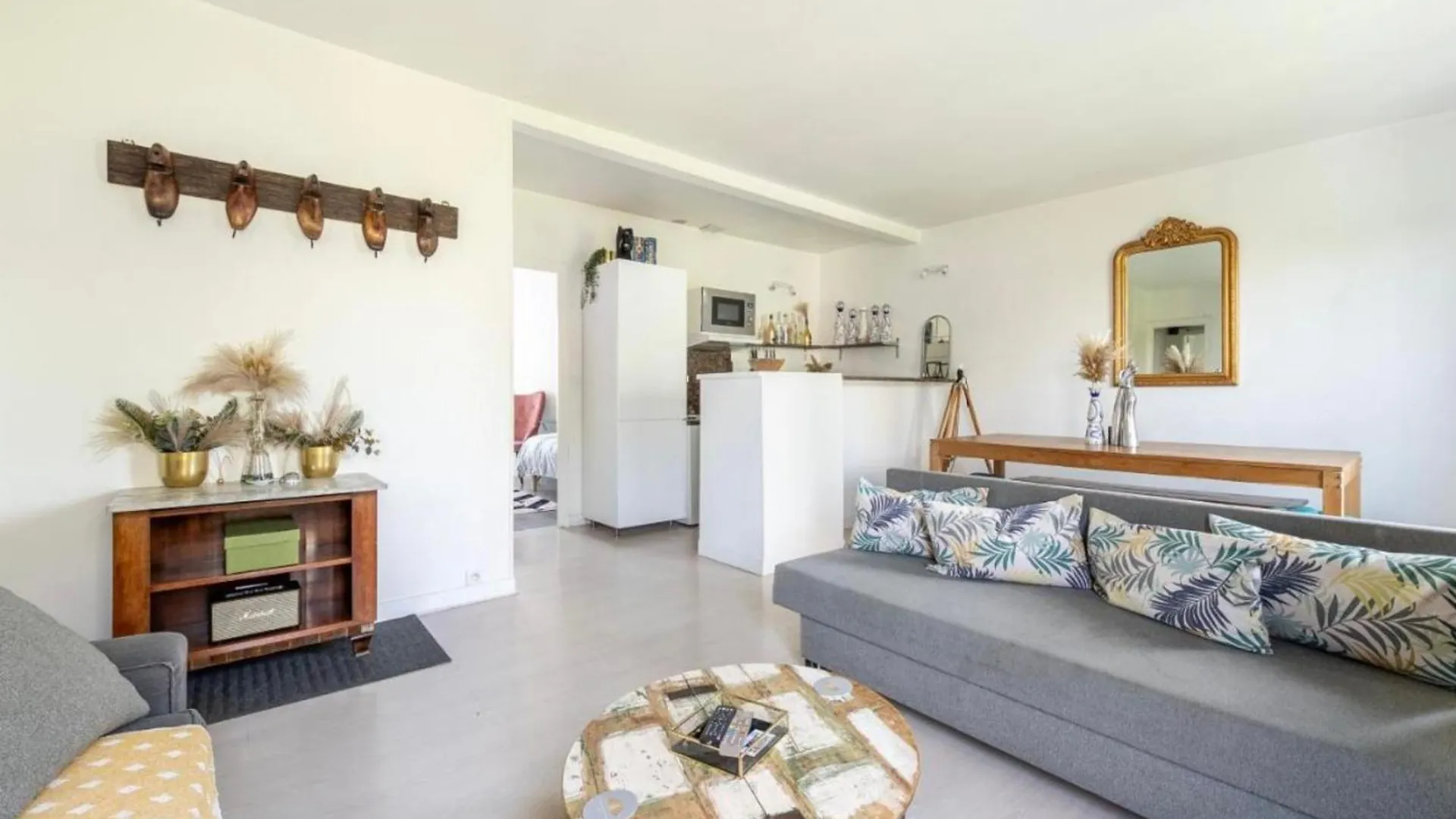 In Front Of Sacre Coeur - 2 Bedrooms In Last Floor Apartment *