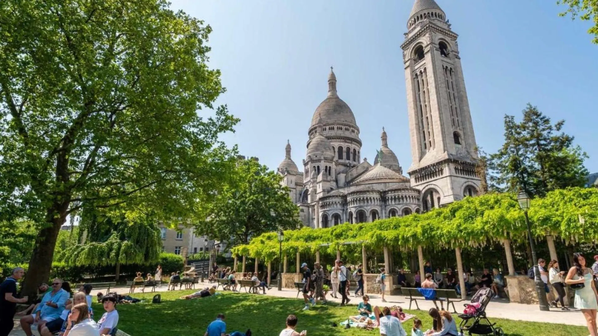 In Front Of Sacre Coeur - 2 Bedrooms In Last Floor Lejlighed Paris